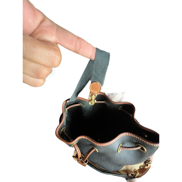 Dooney & Bourke Drowstring Bucket Bag / A2215116 Made In U.S.A - Picture 10 of 16